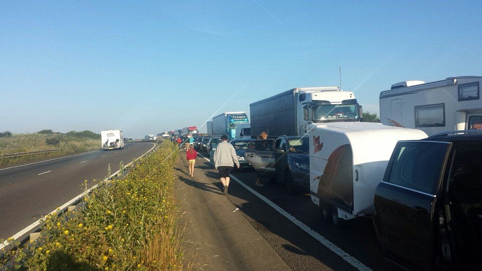 Dover ferry port chaos leads to 14hour traffic jams BBC News