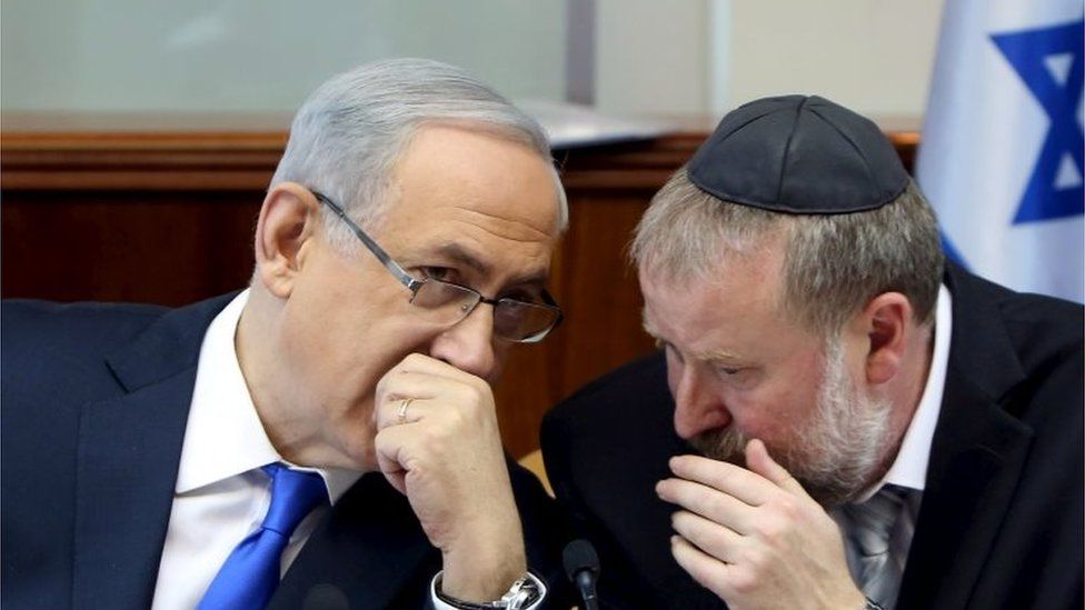 Benjamin Netanyahu (left) and Avichai Mandelblit (file photo)