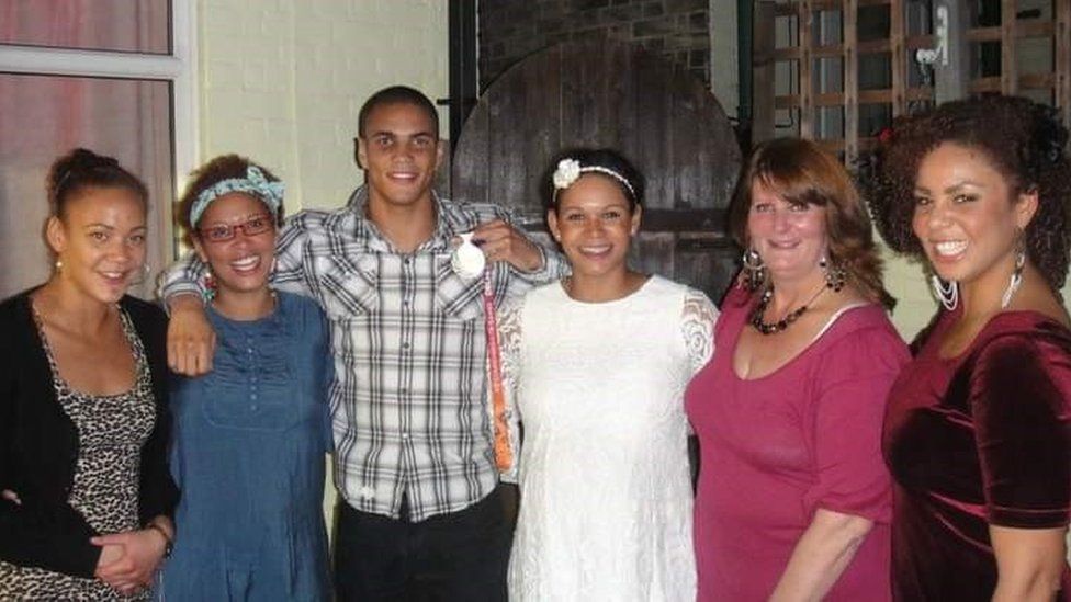 Anthony Ogogo with his sisters and mum Teresa