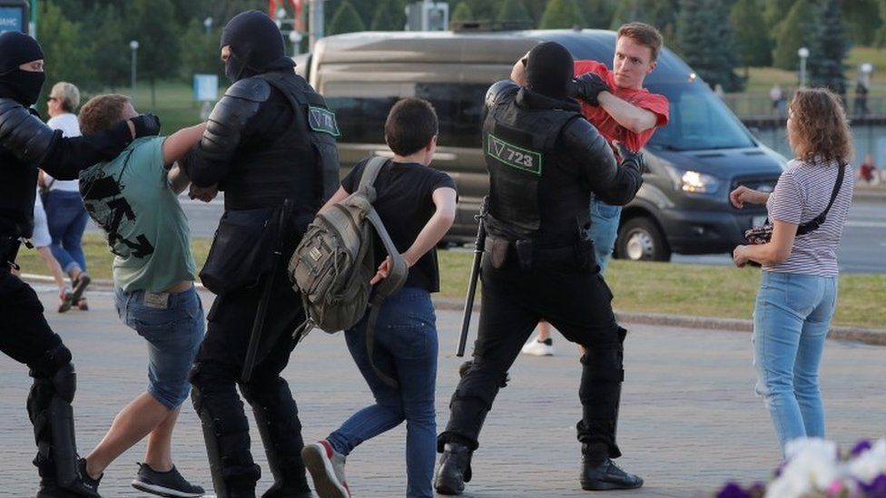 Riot police detain protesters in Minsk, Belarus. Photo: 10 August 2020
