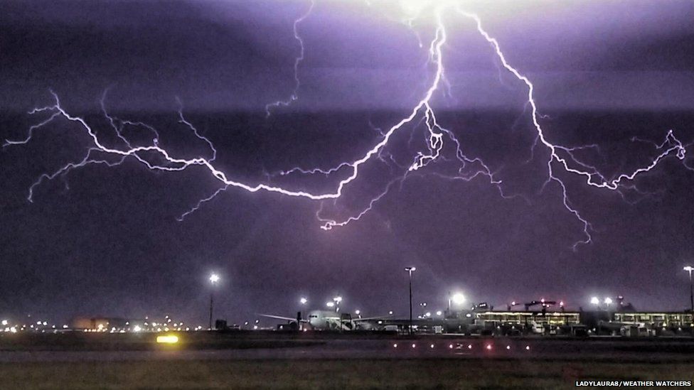 In pictures: Thunderstorms hit the UK - BBC Weather