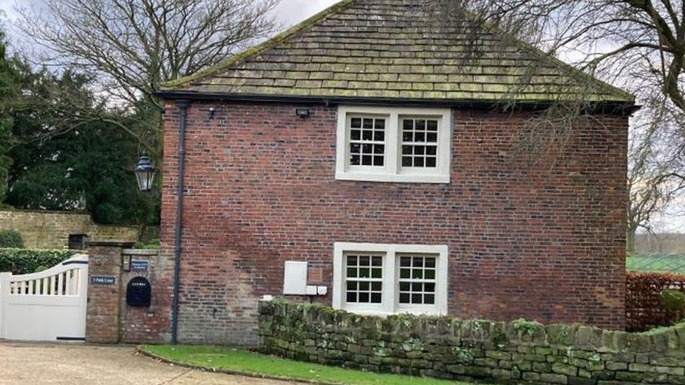 Cottage in West Bretton, Wakefield