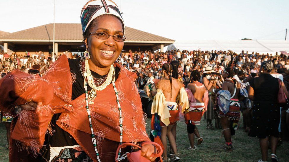 A picture taken on September 11, 2004 shows Zulu Queen Mantfombi Dlamini Zulu taking part in the annual Umkhosi woMhlanga (Reed Dance) dance festival