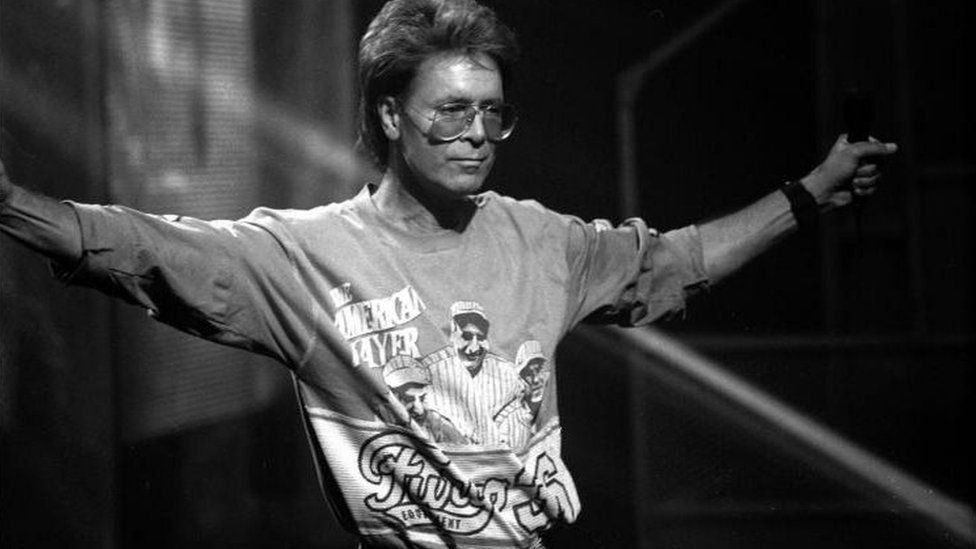 Cliff Richard on Top of the Pops in 1989