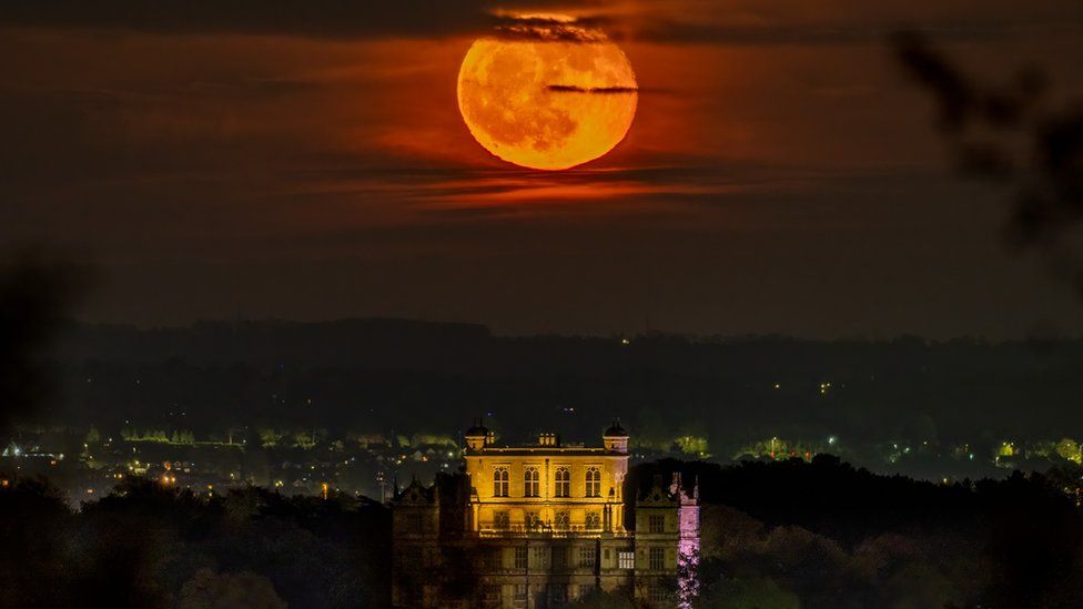Moon over Wollaton