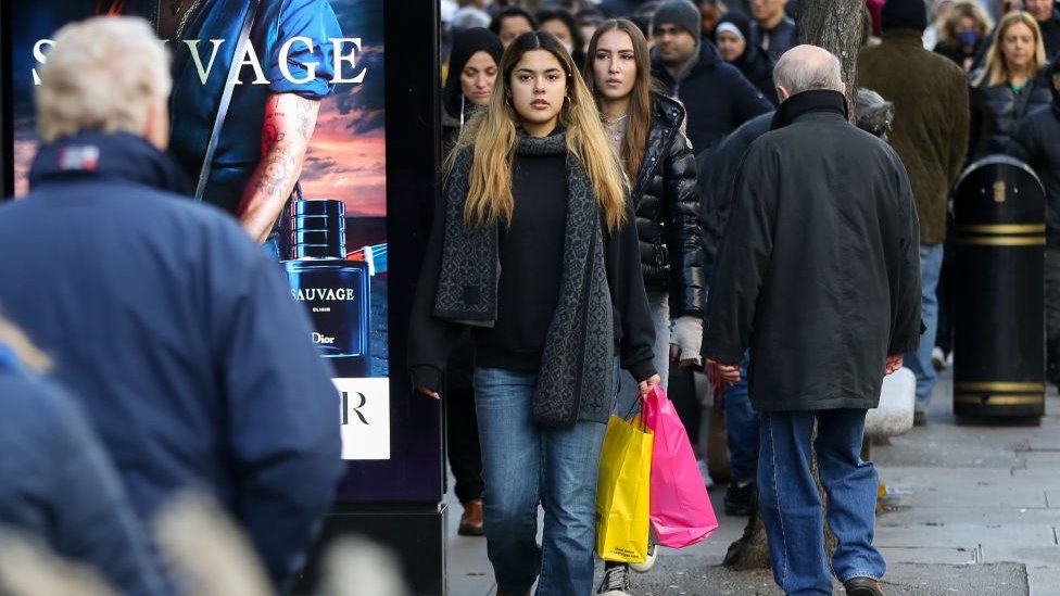 British shoppers rush to major UK retailer to get huge Yankee