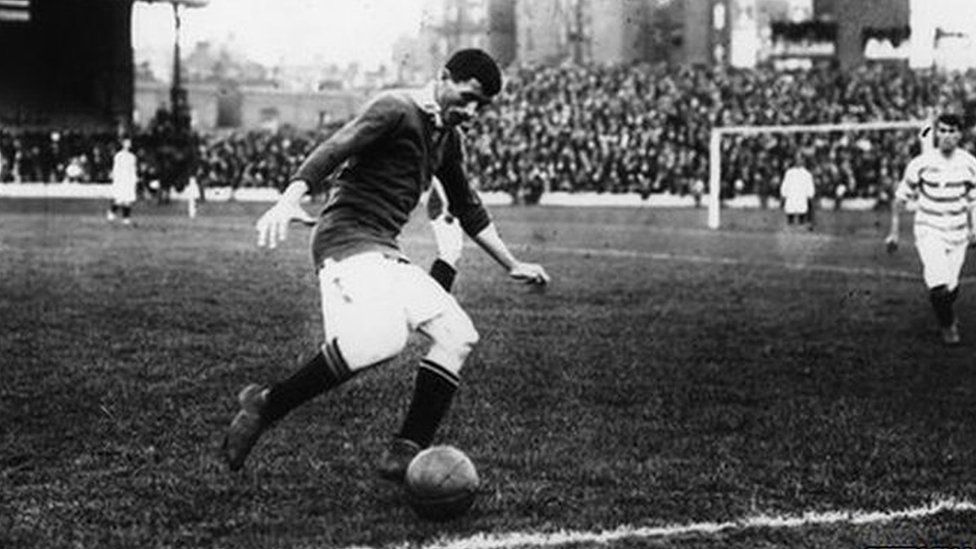 Billy Meredith in action for Manchester United in 1908