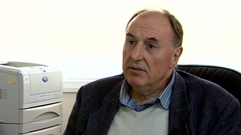 Dr Geoff Lloyd