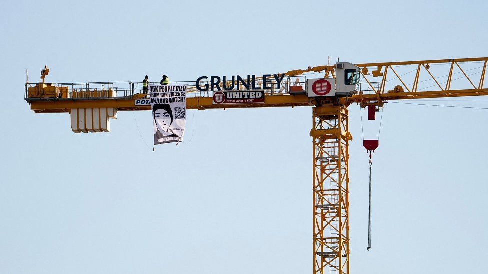 Crane protest