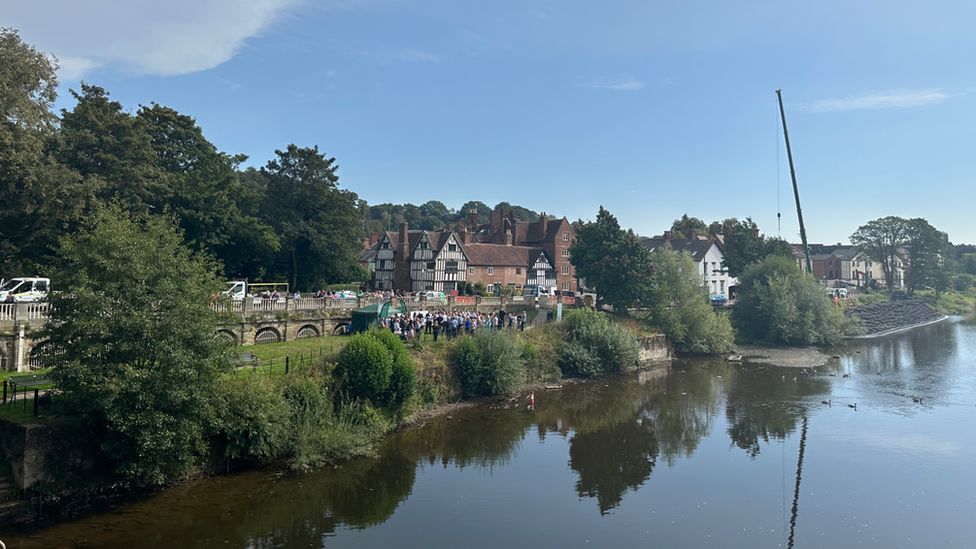 Work starts on new £6.2m flood defences for Bewdley BBC News