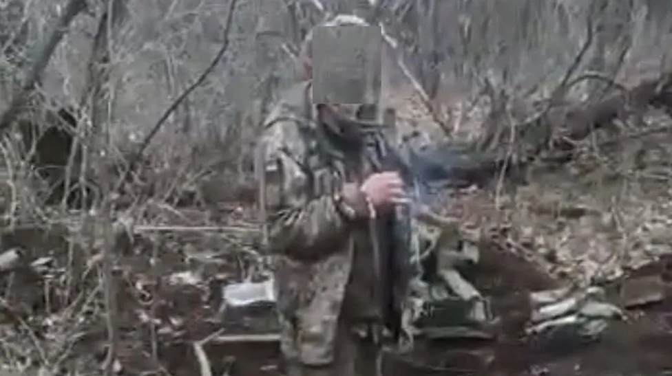 Ukraine names unarmed, smoking soldier shot by Russians (bbc.com)