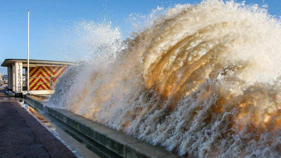 The tidal surge at Lowestoft