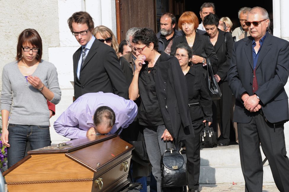 Funeral scene in Vieugy, October 2009