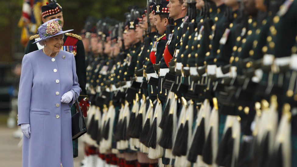 Queen inspects troops at Howe Barracks