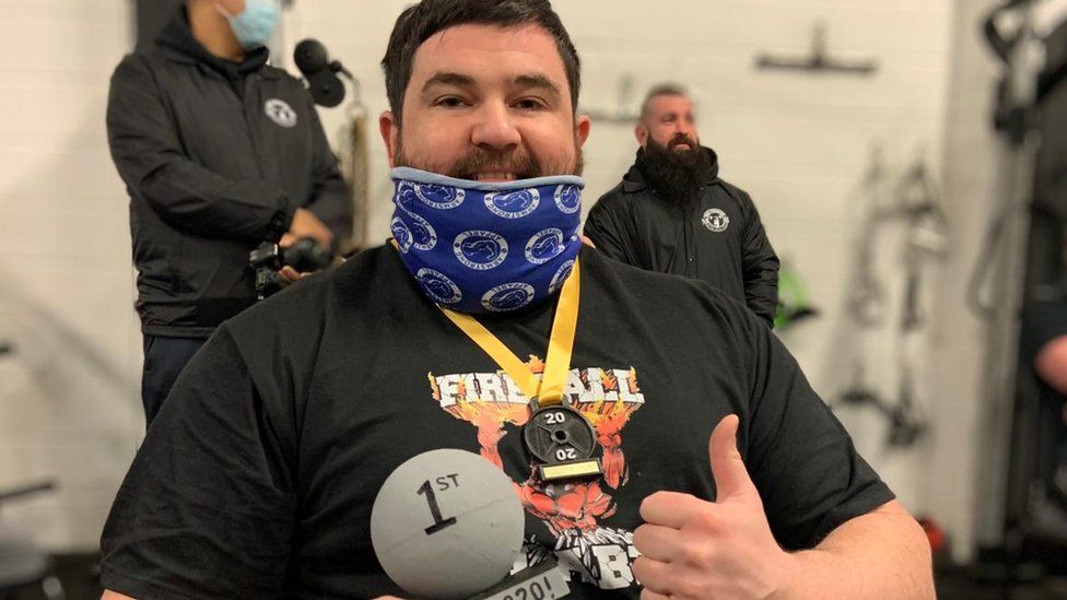 Weightlifter Dave Walsh with MS using sport to cope with depression