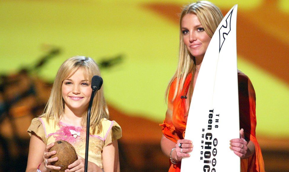 Бритни и Джейми Линн Спирс на церемонии вручения наград Teen Choice Awards 2002