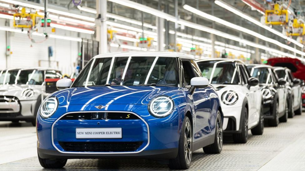 BMW submits application for Cowley Mini plant changes - BBC News