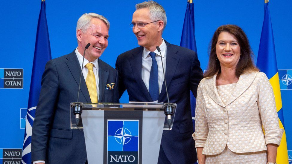 Sweden's Foreign Minister Ann Linde (R) and Finland's Foreign Minister Pekka Haavisto with Nato Secretary General Jens Stoltenberg in Brussels, 5 Jul 22