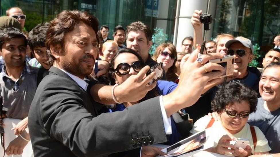 Irrfan takes selfies with fans