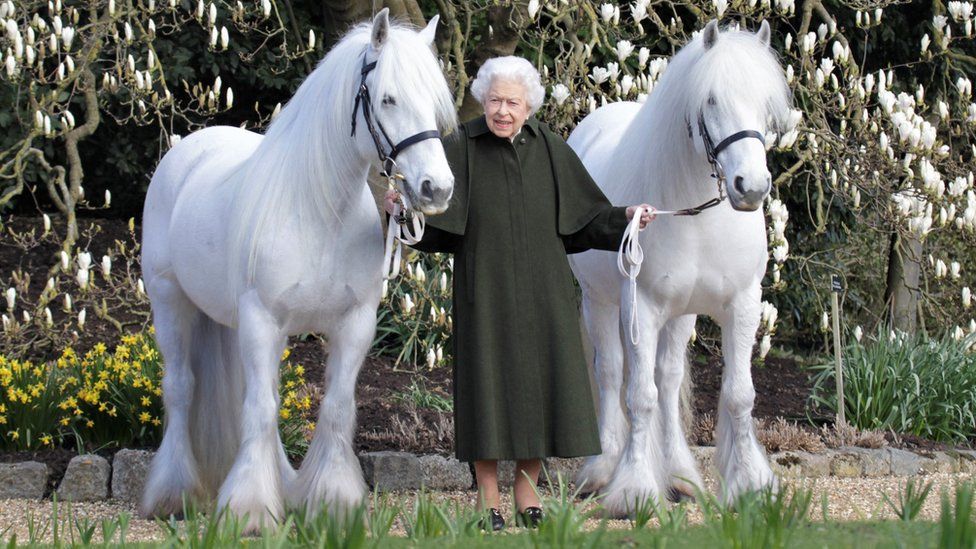 The Queen: Why does she have two birthdays? - BBC Newsround