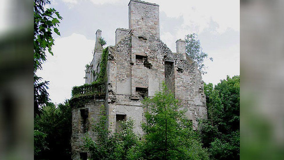 Cavers Castle