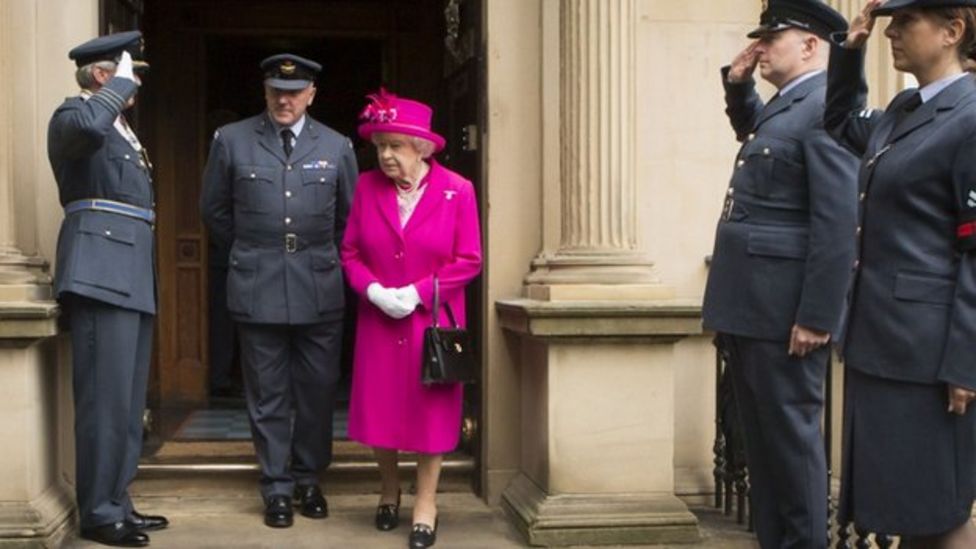 Queen Ends Week Of Scottish Events Bbc News