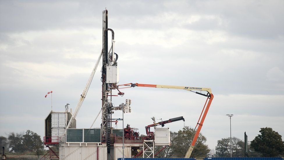 Workmen construct Cuadrilla's shale gas fracking drilling rig near Westby, Blackpool
