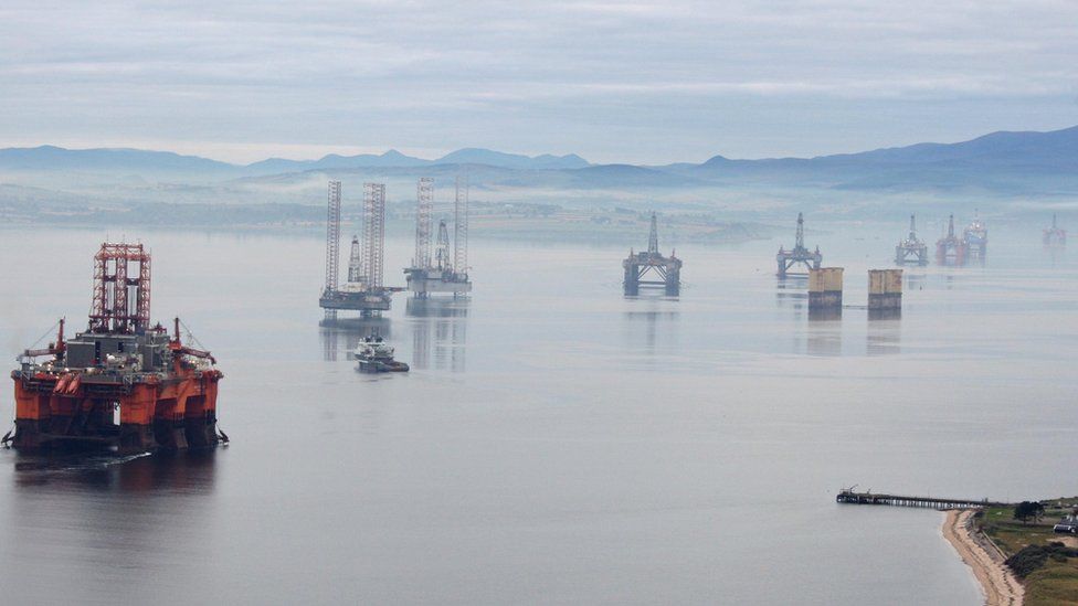 Rigs in Cromarty Firth