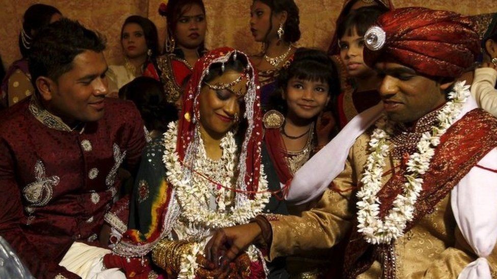 Pakistan Passes Law Recognising Hindu Minority Marriage Bbc News