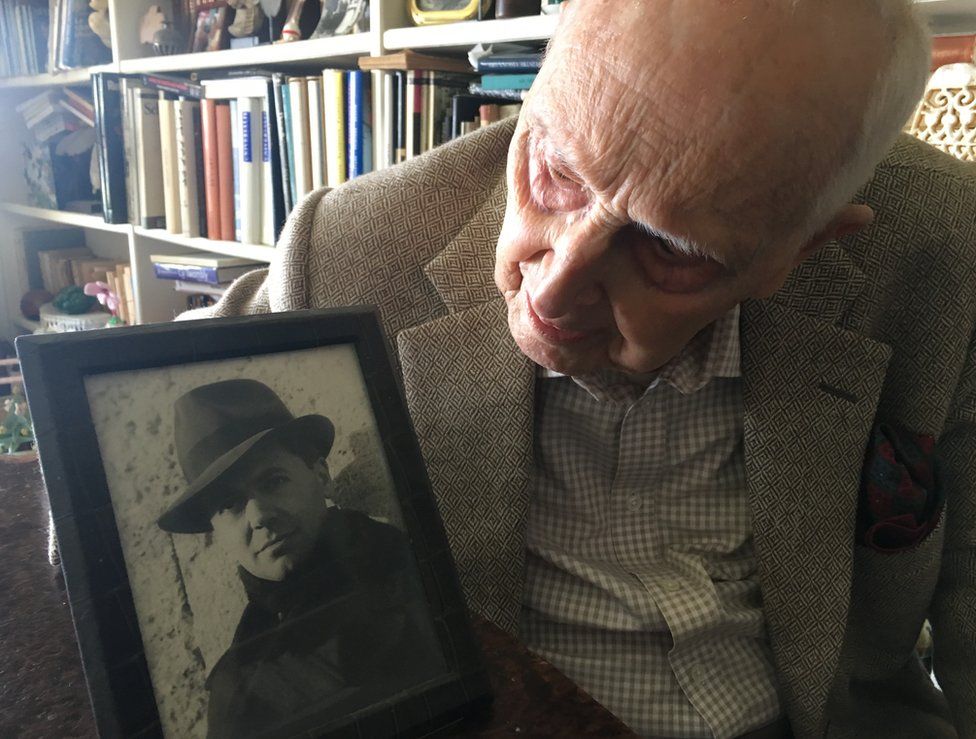 Daniel Cordier: France's last Resistance hero from World War Two