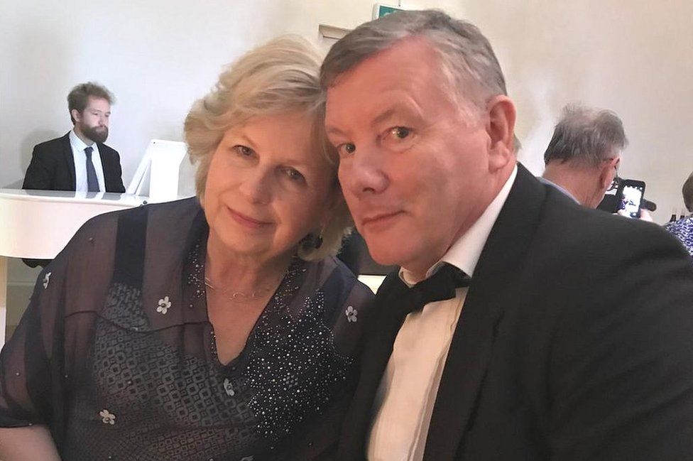 Ateb y Galw: Elin Phillips - BBC Cymru Fyw