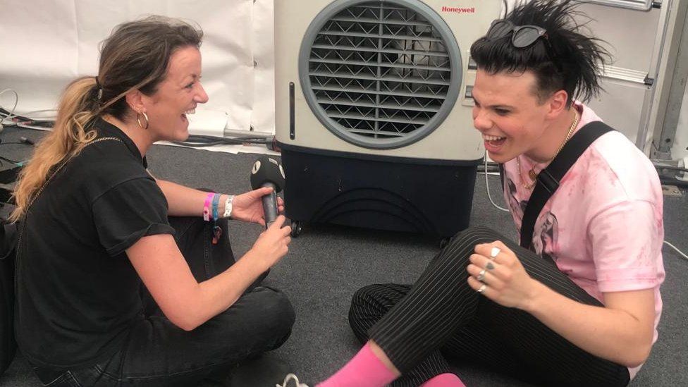 Newsbeat entertainment reporter Sinead Garvan and Yungblud