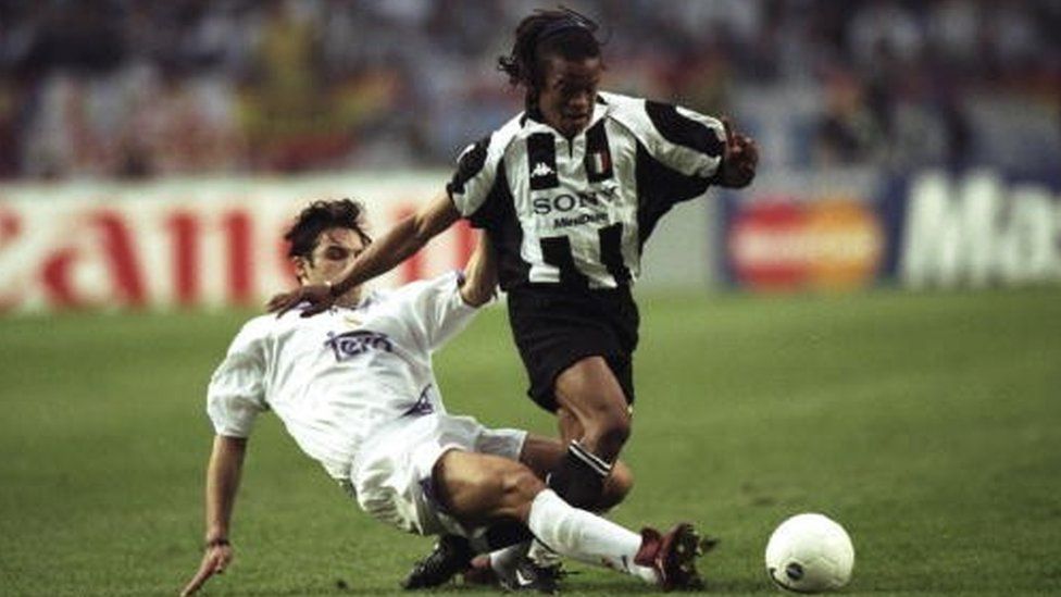 Edgar Davids of Juventus is tackled by Fernando Morientes of Real Madrid during the Champions League final 1998