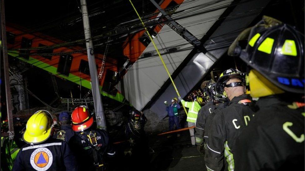 Rescuers work at a crash site in Mexico City, Mexico. Photo: 4 May 2021