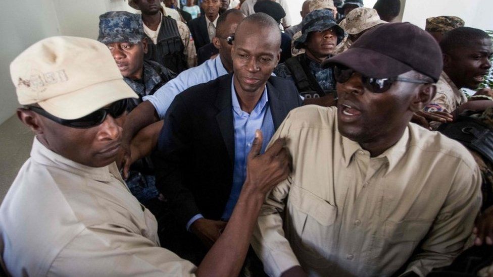 Haiti"s President-elect Jovenel Moise returns from the Cabinet d"instruction to the Public Prosecutor"s Office in Port-au-Prince on January 25, 2017