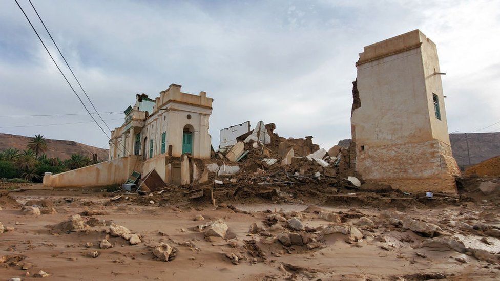 A destroyed building in Tarim, Yemen, following flooding (3 May 2021)