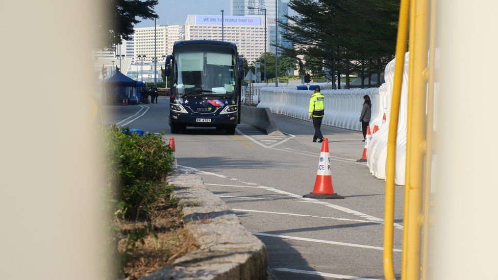 从添华道南侧窥看封锁线内香港政府总部西翼外之状况(3/1/2020)