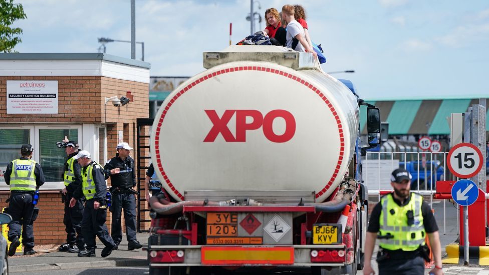 Twenty people arrested in Grangemouth climate protest BBC News