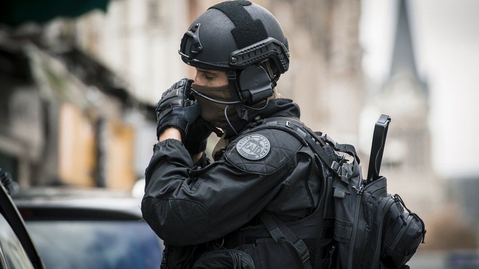 Police security forces during the raid in Saint-Denis region of Paris, France (18 Nov)