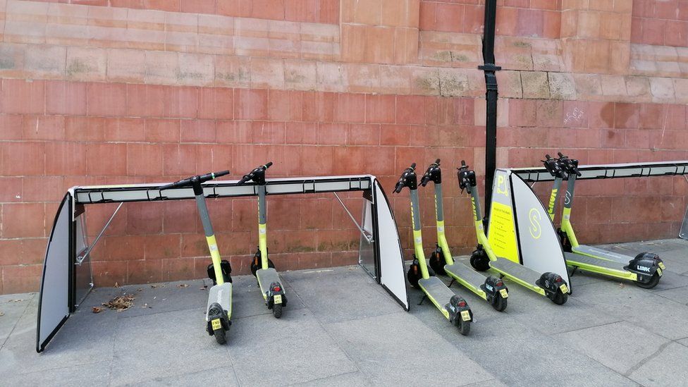 E-scooter parking racks