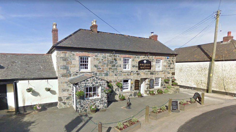 NewtowninStMartin community pub celebrates first Christmas BBC News
