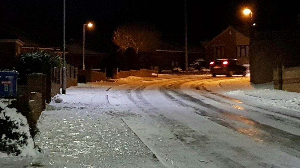 Snow: Suffolk Covid vaccine centres and schools closed for second day ...