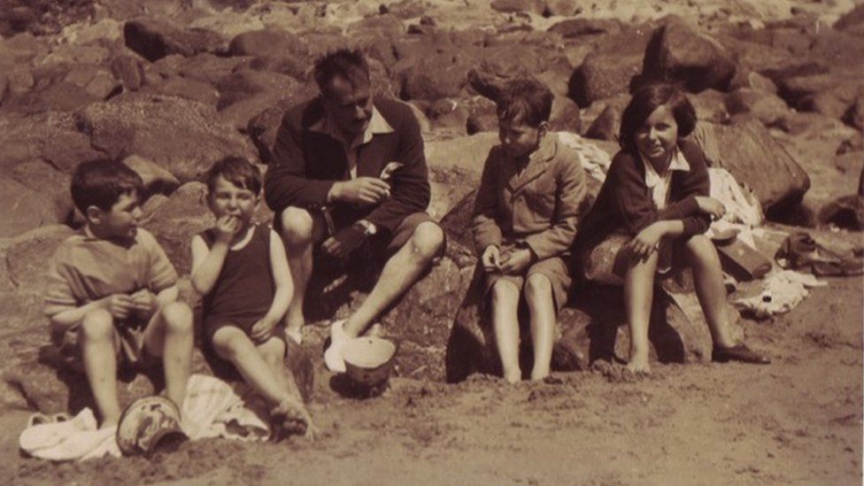 Franklin siblings and father on holiday in St David's