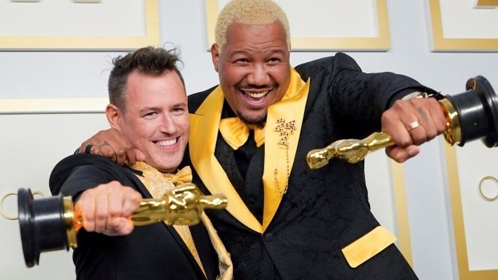 Martin Desmond Roe and Travon Free pose with their Oscars