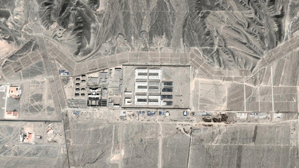 Спутниковый снимок участка пустыни около города Дабаньчэн, 2015 год