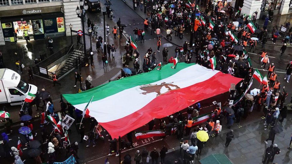 Demonstrators in Piccadilly Circus, London, protesting against the Islamic Republic of Iran after the death of Mahsa Amini (Jan 8, 2023)