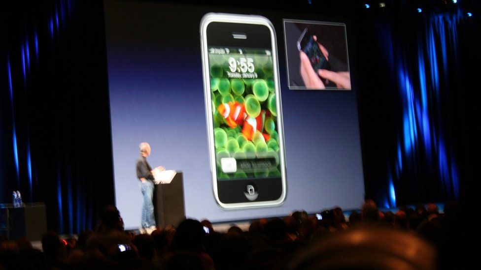 Steve Jobs unveils the iPhone