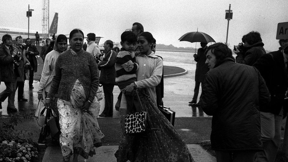 Asian immigrants from the Uganda arrive in Britain, circa 1972