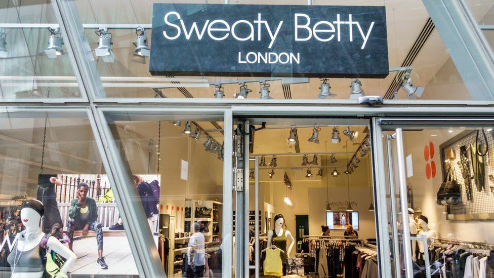 Витрина магазина Sweaty Betty