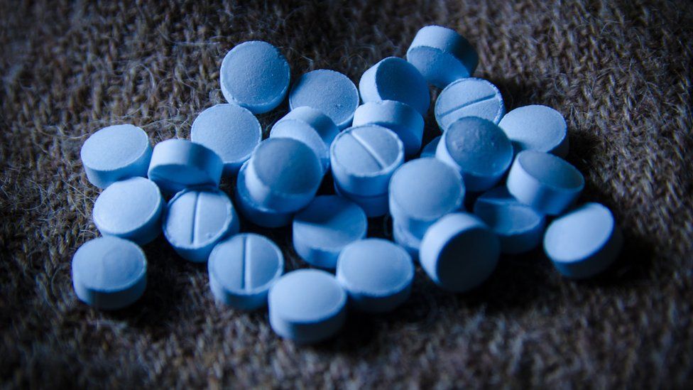 Blue valium-type pills